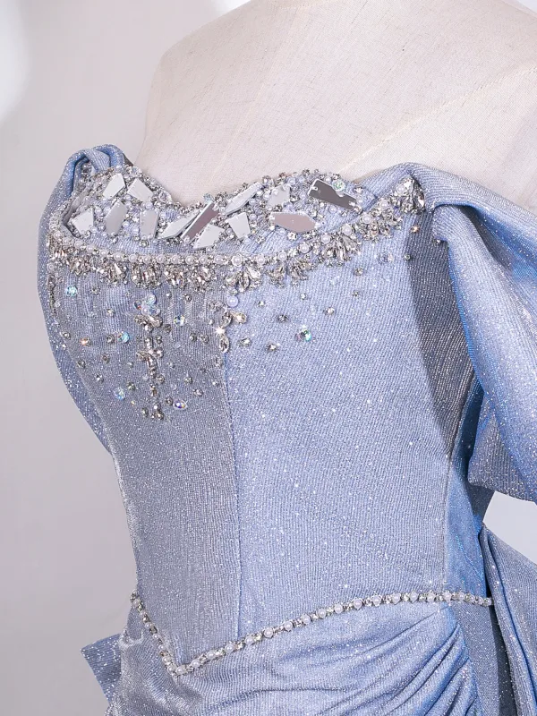Charmant Bling Bling Bleu Ciel Perlage Faux Diamant Robe De Bal 2026 Princesse De l'épaule Manches Courtes Dos Nu Noeud Train De Balayage Robe De Ceremonie