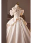 Vintage / Originale Ivoire Appliques Satin Robe De Mariée 2025 Robe Boule De l'épaule Manches Courtes Dos Nu Train De Balayage