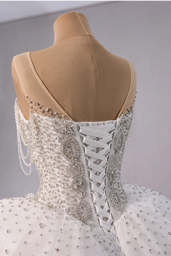 Luxury / Gorgeous White Handmade  Beading Rhinestone Sequins Wedding Dresses 2024 Ball Gown Scoop Neck Sleeveless Backless Chapel Train Wedding