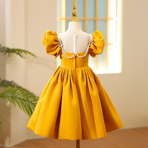 Chic / Beautiful Yellow Pearl Birthday Short Flower Girl Dresses 2023 Scoop Neck Puffy Short Sleeve Flower Girl Dresses