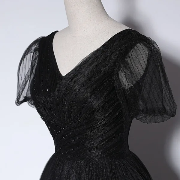 Élégant Noire Perlage Robe De Bal 2022 Princesse V-Cou Manches Courtes Dos Nu Longue Robe De Ceremonie