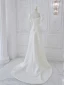 Élégant Blanche Satin Robe De Bal 2023 Princesse Encolure Carrée Gonflée Manches Courtes Dos Nu Train De Balayage Promo Robe De Ceremonie