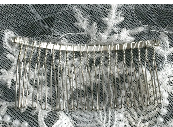Vintage / Retro White Lace Flower Wedding Veils 2024
