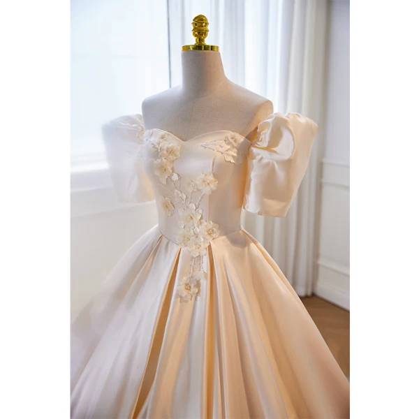 Elegant Champagne Appliques Pearl Prom Dresses 2023 Satin Ball Gown Off-The-Shoulder Short Sleeve Backless Floor-Length / Long Formal Dresses