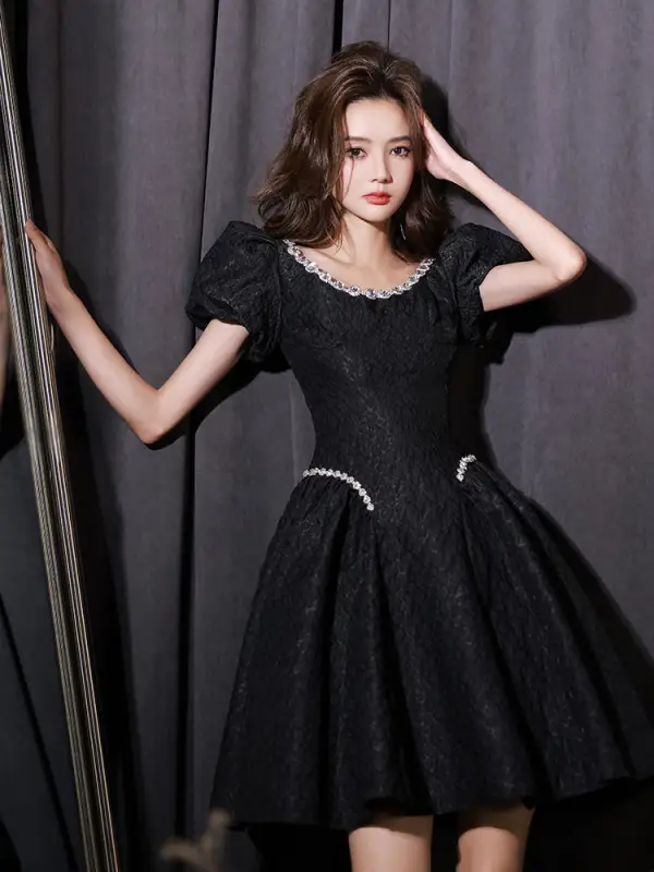 Fashion Black Rhinestone Short Party Dresses 2022 A-Line / Princess Scoop Neck Short Sleeve Backless Formal Dresses