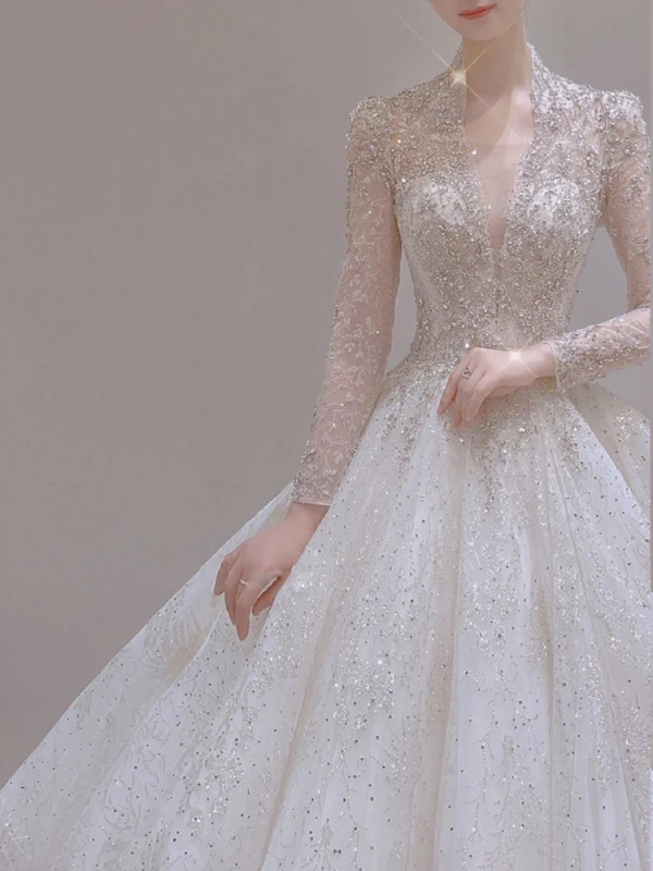 Glitzernden Weiß Perlenstickerei Pailletten Fallende Rüsche Brautkleider / Hochzeitskleider 2024 Ballkleid V-Ausschnitt Lange Ärmel Rückenfreies Königliche Schleppe Hochzeit