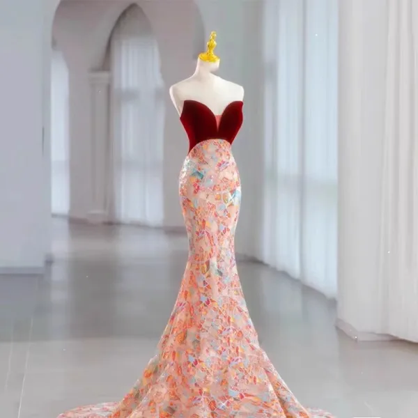 Sexy Bordeaux Paillettes Robe De Soirée 2023 Trompette / Sirène Bustier Sans Manches Dos Nu Noeud Train De Balayage Soirée Robe De Ceremonie