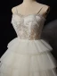 Charmant Blanche Perlage Paillettes Volants en Cascade Asymétrique Plage Robe De Mariée 2024 Robe Boule Bretelles Spaghetti Sans Manches Dos Nu Mariage