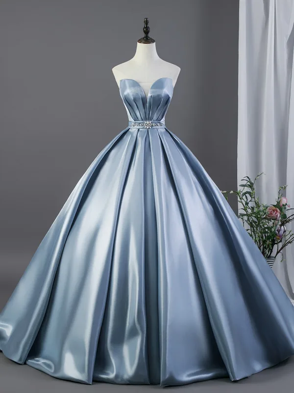 Inspiré Y2K Bleu poudré Faux Diamant Satin Robe De Bal 2026 Robe Boule De l'épaule Manches Courtes Dos Nu Longue