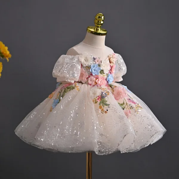Fée Des Fleurs Blanche Appliques En Dentelle Fleur Perlage Paillettes Perle Anniversaire Courte Robe Ceremonie Fille 2025 Robe Boule Encolure Dégagée Gonflée Manches Courtes