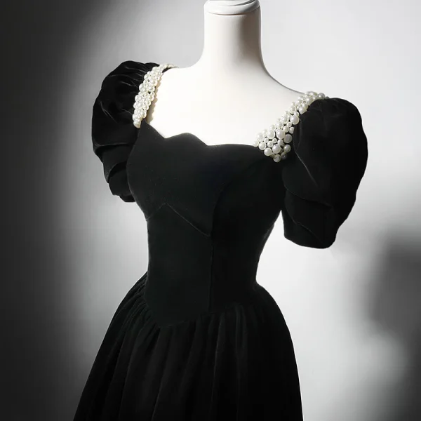 Vintage / Retro Black Velvet Homecoming Graduation Dresses 2024 A-Line / Princess Square Neckline Pearl Puffy Short Sleeve Backless Tea-length Formal Dresses