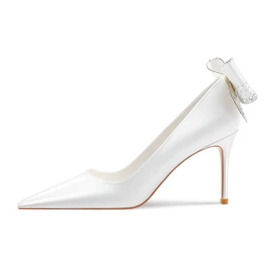 Mode Elfenben Satin Rhinestone Rosett Brudskor 2023 Läder 8 Cm Stilettklackar Spetsiga Bröllop Pumps Högklackade