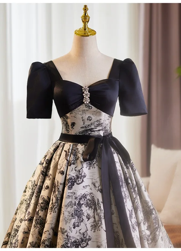 Élégant Noire Faux Diamant Impression Robe De Bal 2025 Robe Boule Encolure Carrée Manches Courtes Dos Nu Noeud Ceinture Longue Promo Robe De Ceremonie