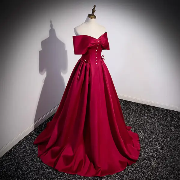 Chic / Beautiful Burgundy Satin Prom Dresses 2022 A-Line / Princess Off-The-Shoulder Bow Short Sleeve Backless Pearl Floor-Length / Long Prom Formal Dresses