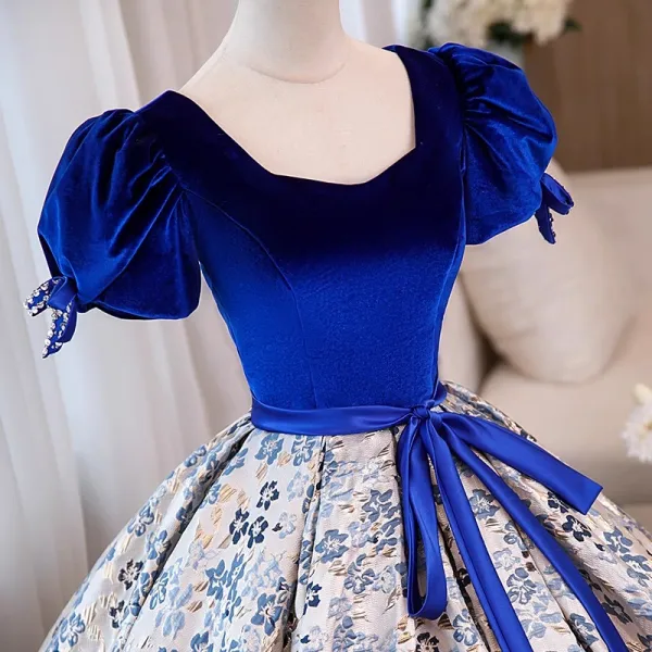 Élégant Bleu Roi Floral Robe De Bal 2023 Robe Boule Encolure Carrée Gonflée Manches Courtes Noeud Ceinture Dos Nu Longue Promo Robe De Ceremonie