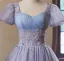 Chic / Belle Lavande Perlage Paillettes Courte de retour Robe De Graduation 2024 Princesse Encolure Carrée Gonflée Manches Courtes Dos Nu Tulle