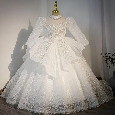 Charmant Weiß Perlenstickerei Perle Pailletten Hochzeit Blumenmädchenkleider 2022 Ballkleid Stehkragen Kurze Ärmel Hof-Schleppe Blumenmädchenkleider