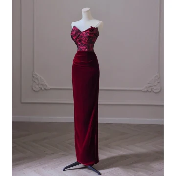 Modern Bordeaux Suede Avondjurken 2023 Trompet Zeemeermin Strapless Mouwloos Ruglooze Strik Lange Avond Gelegenheid Jurken