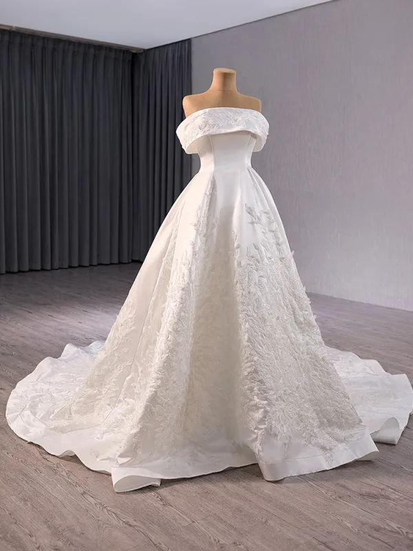 High-end White Beading Lace Flower Satin Wedding Dresses 2024 Ball Gown Strapless Sleeveless Backless Chapel Train Wedding