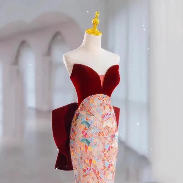 Sexy Bordeaux Paillettes Robe De Soirée 2023 Trompette / Sirène Bustier Sans Manches Dos Nu Noeud Train De Balayage Soirée Robe De Ceremonie