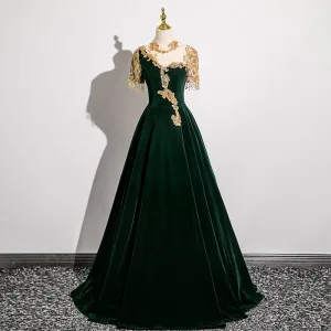Elegante Dunkelgrün Perlenstickerei Spitze Blumen Samt Ballkleider 2025 Ballkleid Rundhalsausschnitt Kurze Ärmel Rückenfreies Lange Ball Festliche Kleider