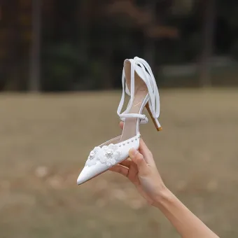 Elegant White Satin Pearl Appliques Wedding Shoes 2024 X Strap 8 Cm Stiletto Heels Pointed Toe Wedding Sandals High Heels