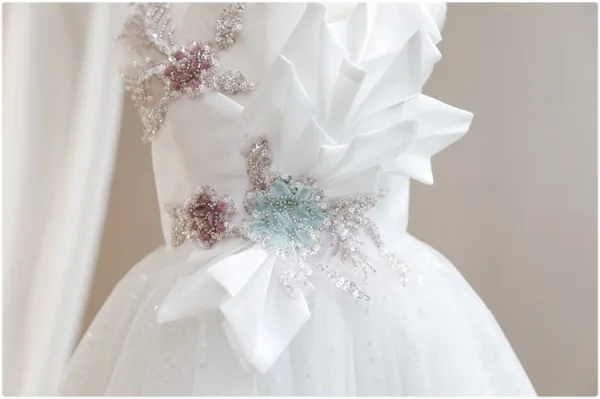 Chic / Beautiful White Short Beading Appliques Sequins Birthday Flower Girl Dresses 2024 Ball Gown Scoop Neck Sleeveless Tulle