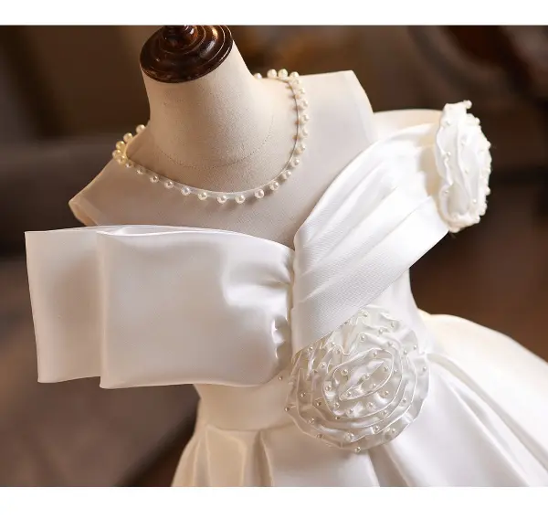Elegant White Pearl Flower Satin Wedding Flower Girl Dresses 2026 Ball Gown Off-The-Shoulder Short Sleeve Floor-Length / Long