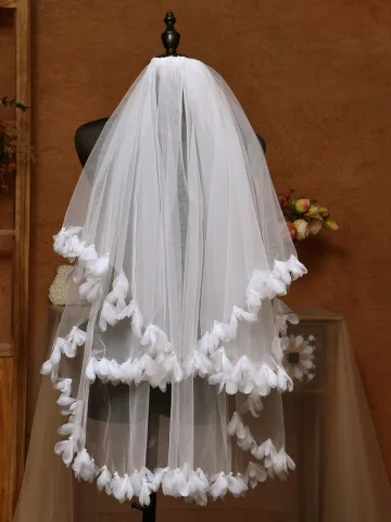 Modest Simple White Handmade Appliques Wedding Veils 2025 Tulle