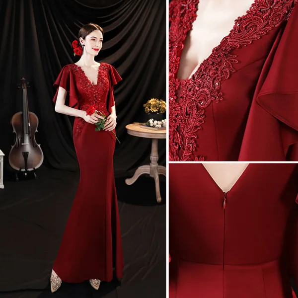 Charming Burgundy Beading Lace Flower Satin Evening Dresses 2022 Trumpet / Mermaid V-Neck Short Sleeve Backless Floor-Length / Long Prom Formal Dresses