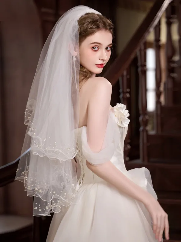 Elegant Modest / Simple White Appliques Wedding Dresses 2025 A-Line / Princess Off-The-Shoulder Sleeveless Backless Floor-Length / Long Wedding