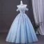 Voluminös Himmelblau Perlenstickerei Pailletten Applikationen Ballkleider 2026 Ballkleid Off Shoulder Kurze Ärmel Rückenfreies
