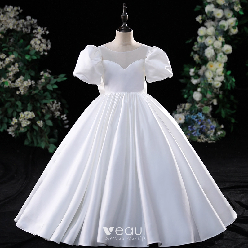 Simple ladies gown discount