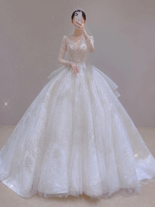 Glitzernden Weiß Perlenstickerei Pailletten Fallende Rüsche Brautkleider / Hochzeitskleider 2024 Ballkleid V-Ausschnitt Lange Ärmel Rückenfreies Königliche Schleppe Hochzeit