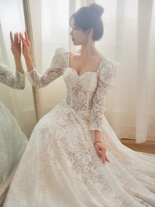 Vintage / Retro Ivory Lace Flower Wedding Dresses 2024 A-Line / Princess Square Neckline Long Sleeve Backless Floor-Length / Long Wedding