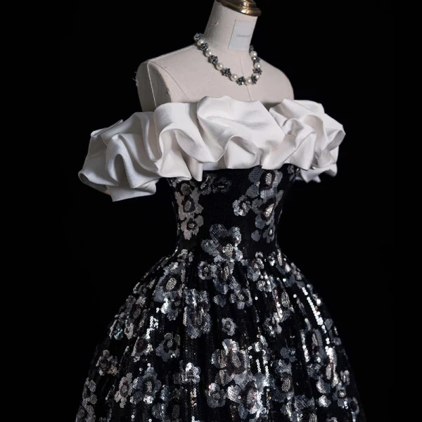 Chic / Beautiful Black Sequins Flower Prom Dresses 2023 A-Line / Princess Ruffle Off-The-Shoulder Short Sleeve Backless Floor-Length / Long Prom Formal Dresses