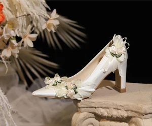 Elegant White Leather Appliques Wedding Shoes 2023 8 Cm Thick Heels Pointed Toe Wedding Pumps High Heels