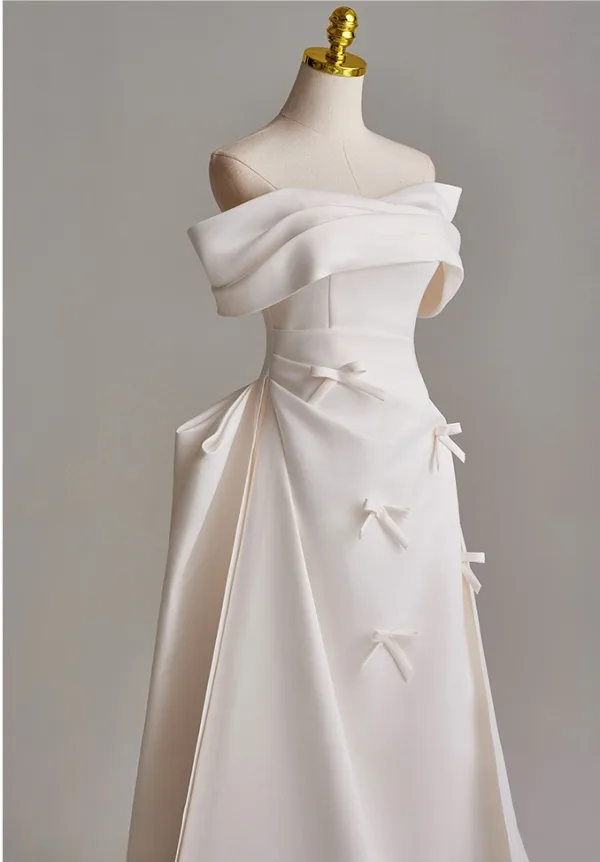 Elegant Ivory Bow Satin Prom Dresses 2025 A-Line / Princess Off-The-Shoulder Short Sleeve Backless Floor-Length / Long Formal Dresses