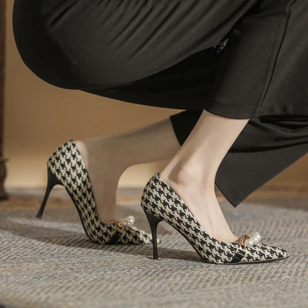 Fashion Black Evening Party Pearl Pumps 2023 9 cm Stiletto Heels Pointed Toe Pumps High Heels