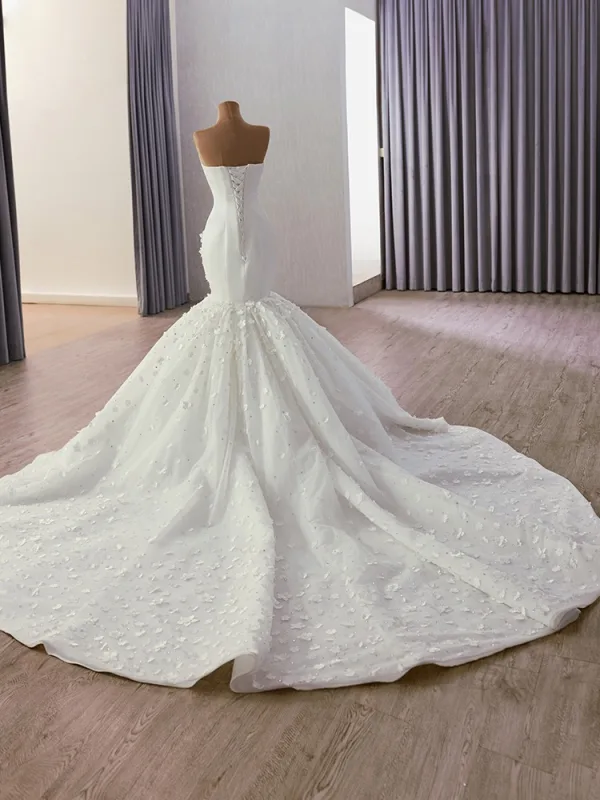 High End Weiß Strass Applikationen Satin Brautkleider / Hochzeitskleider 2025 Meerjungfrau Bandeau Ärmellos Rückenfreies Kapelle-Schleppe Hochzeit