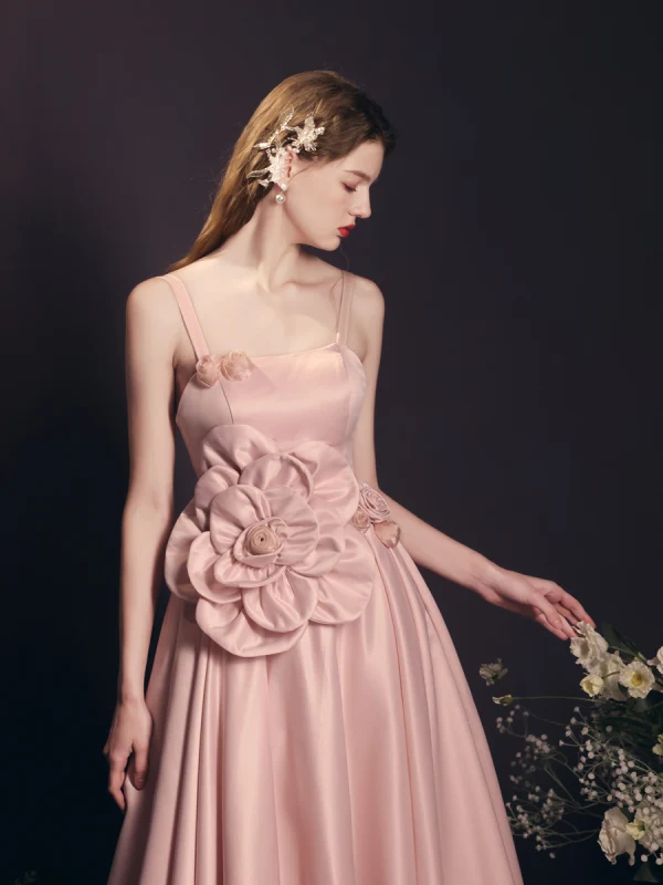 Chic / Belle Rougissant Rose Appliques Satin Robe De Bal 2023 Princesse Bretelles Spaghetti Sans Manches Dos Nu Thé Longueur Robe De Ceremonie