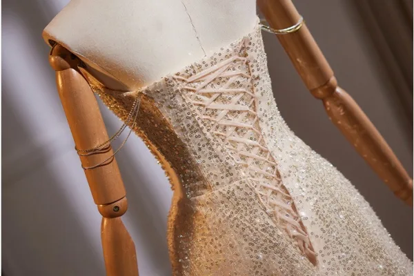 Glitzernden Champagner Perlenstickerei Pailletten Ballkleider 2025 A Linie Bandeau Ärmellos Rückenfreies Lange Tülle Festliche Kleider
