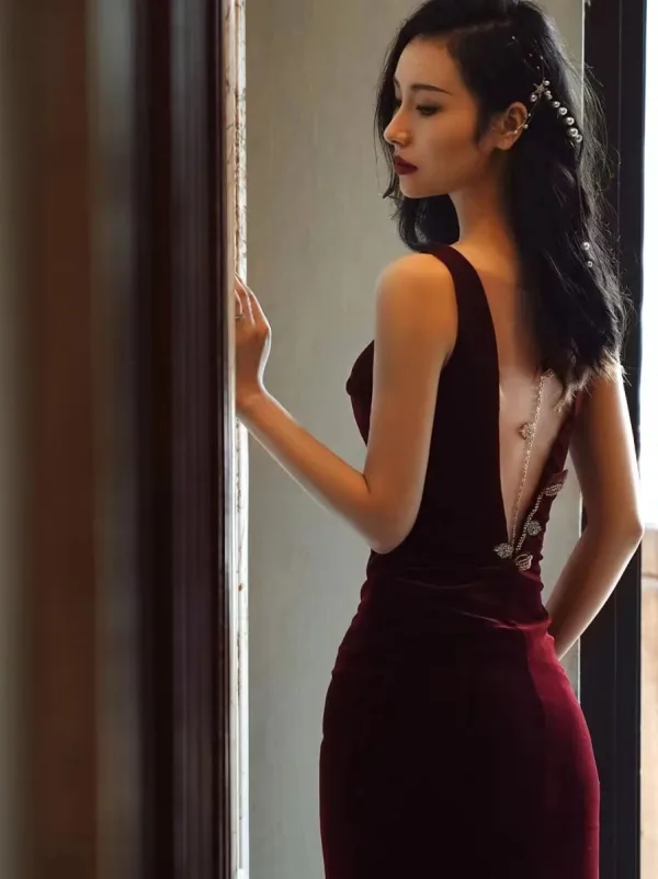 Sexy Burgundy Velvet Evening Dresses 2025 Trumpet / Mermaid V-Neck Sleeveless Backless Floor-Length / Long Evening Party Formal Dresses