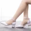 Schlicht Ivory / Creme Freizeit Satin Sandalen Damen 2023 Knöchelriemen 4 cm Thick Heels Low Heel Spitzschuh Sandaletten