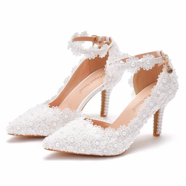 Elegante Witte Parel Kant Bloem Enkelband Bruidsschoenen 2025 8 cm Naaldhakken / Stiletto Spitse Neus Huwelijk Pumps Hoge Hakken