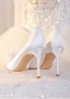 Elegante Ivory / Creme Applikationen Leder Satin Brautschuhe 2024 Knöchelriemen 8 cm Stilettos Spitzschuh Hochzeit Pumps Hochhackige