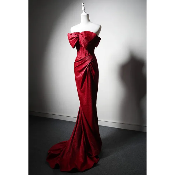 Sexy Burgundy Evening Dresses 2024 Trumpet / Mermaid Strapless Bow Sleeveless Backless Sweep Train Evening Party Formal Dresses