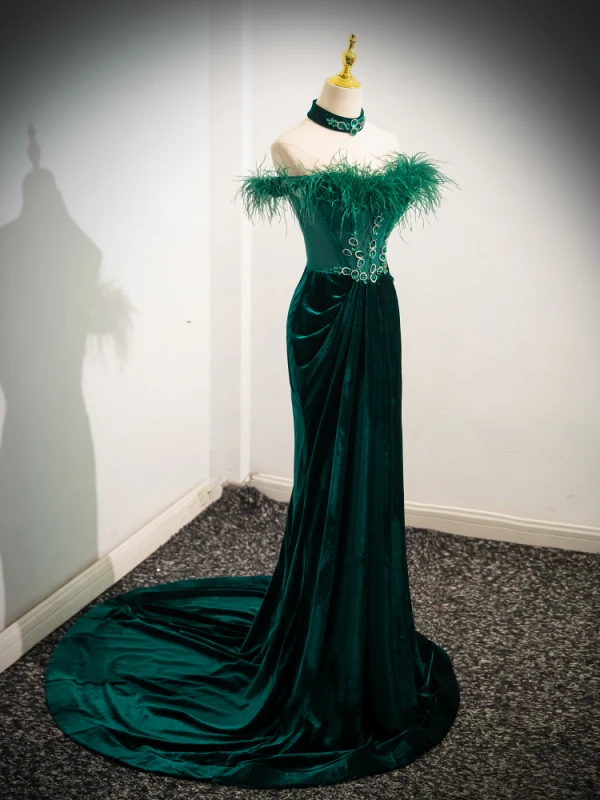 Elegant Dark Green Rhinestone Velvet Prom Dresses 2024 Trumpet / Mermaid Off-The-Shoulder Tassel Sleeveless Backless Sweep Train Prom Formal Dresses