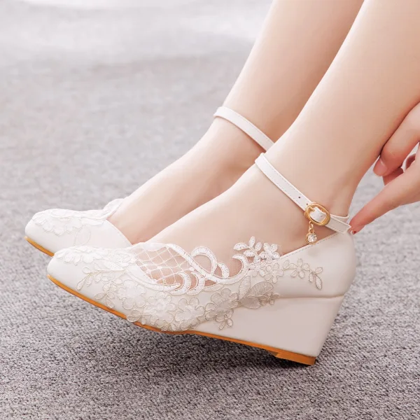 Élégant Blanche Mariage En Dentelle Fleur Chaussure De Mariée 2023 Bride Cheville 5 cm Compensées À Bout Rond Chaussure De Mariée