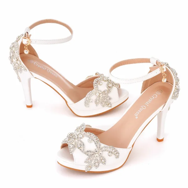 Charmant Weiß Strass Brautschuhe 2022 Knöchelriemen 10 cm Stilettos Peeptoes Hochzeit Hochhackige
